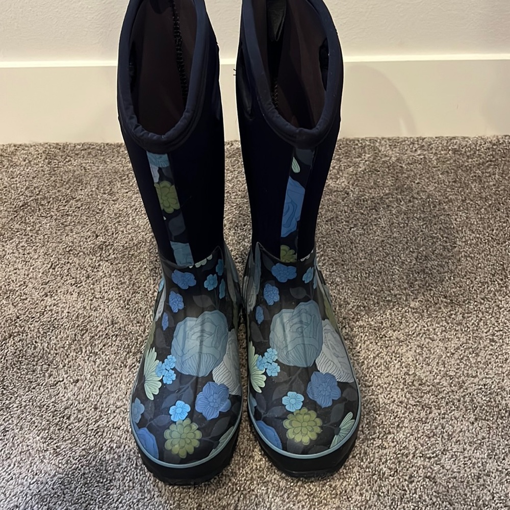 Womens Bogs NWT size 10